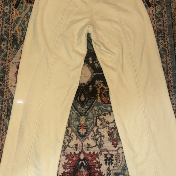 Alo Yoga Straight Leg Pants - Picture 10 of 10